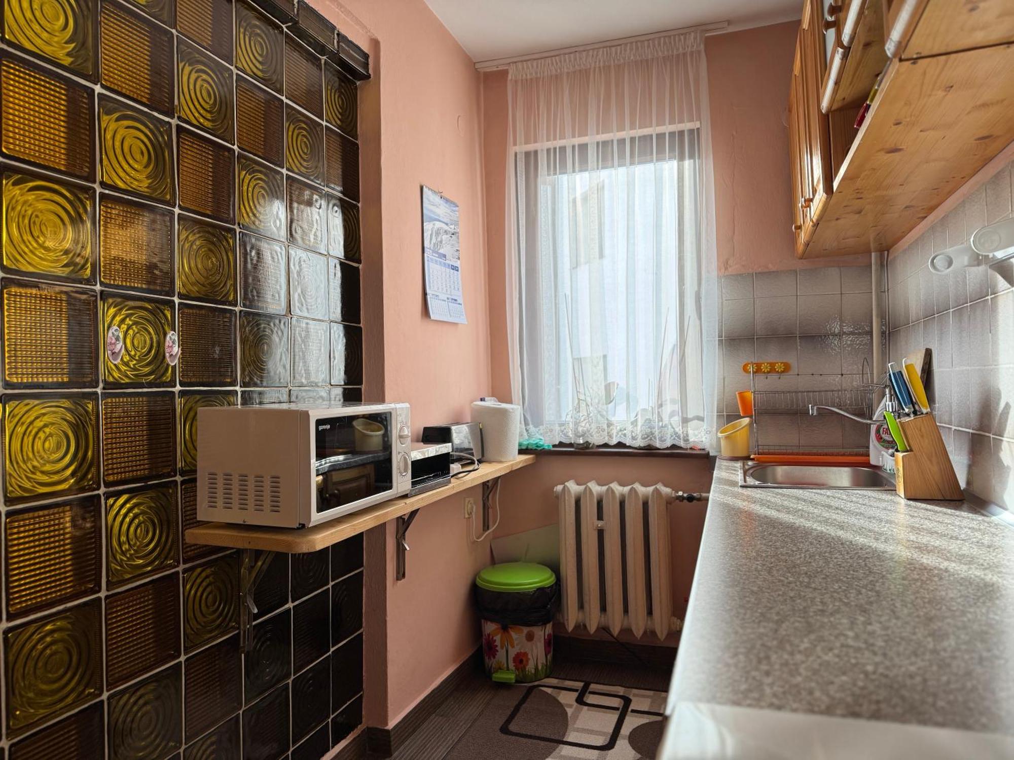 Mama Emiliya Guest House Beli Iskar Bagian luar foto