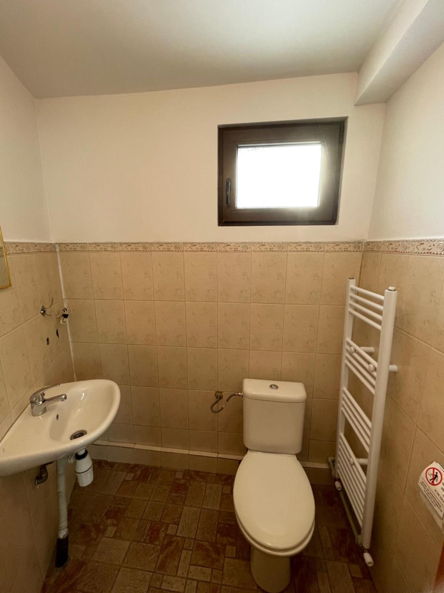 Mama Emiliya Guest House Beli Iskar Bagian luar foto